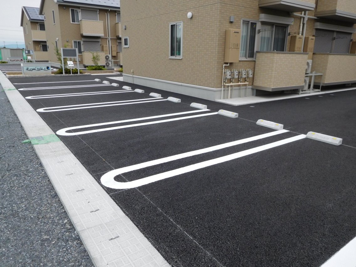 駐車場　敷地内駐車スペース