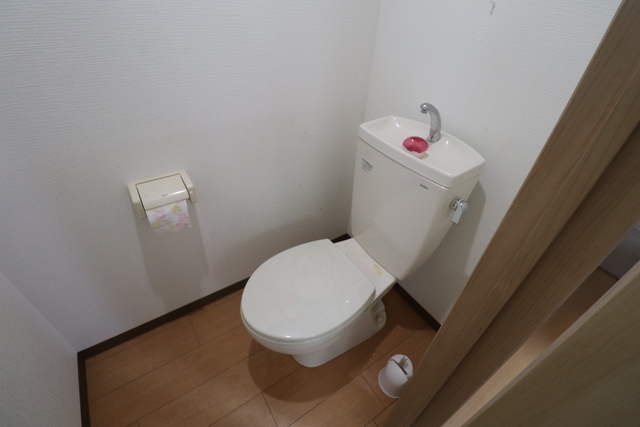 【岸里マンションのトイレ】