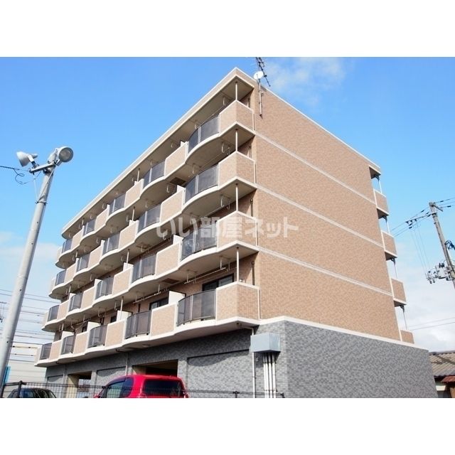 新潟市中央区女池南のマンションの建物外観