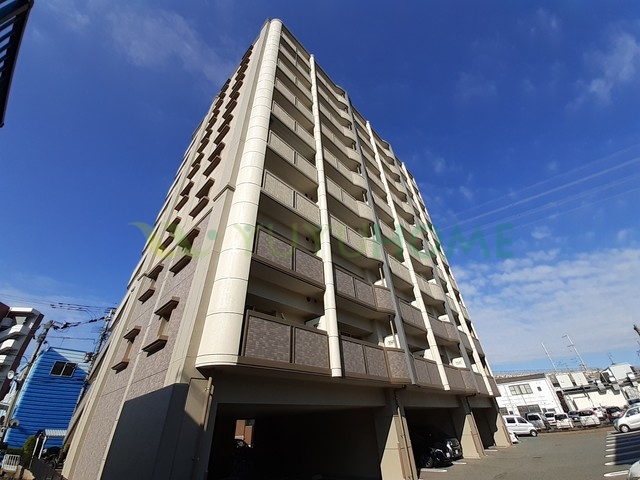 福岡市東区多の津のマンションの建物外観