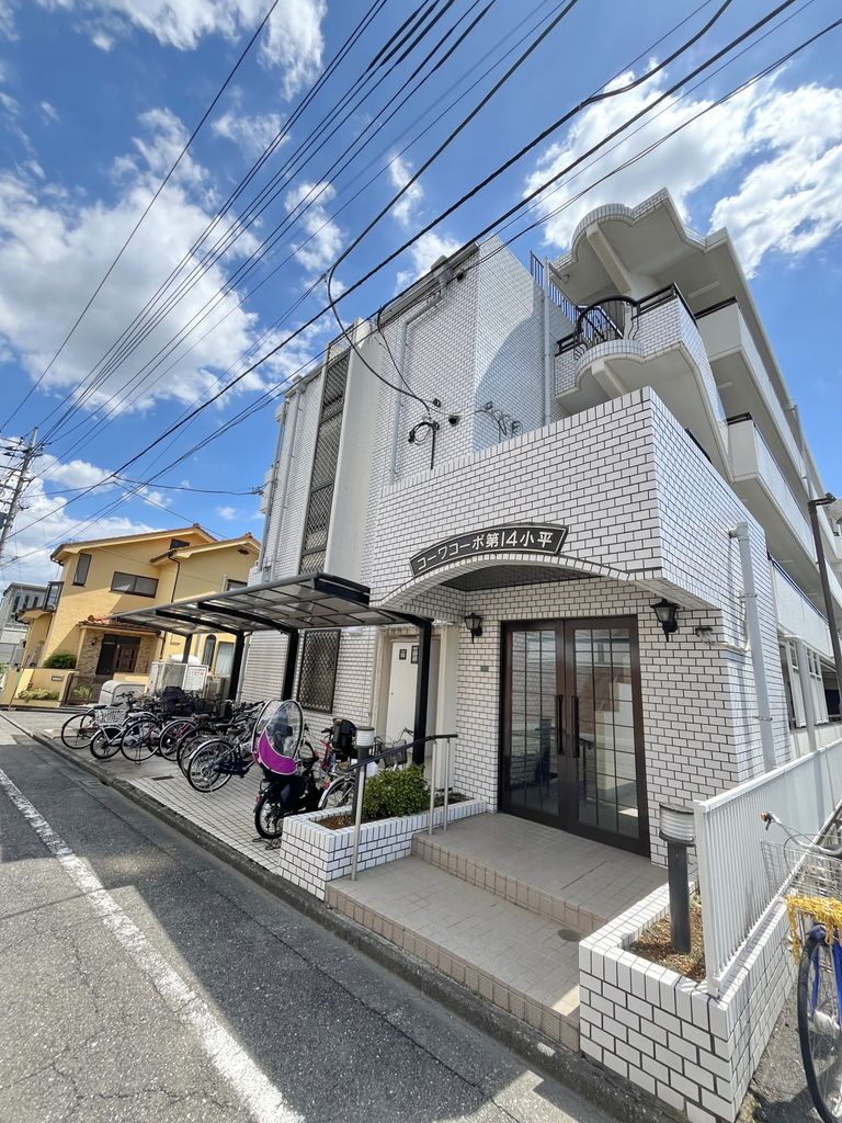 小平市小川東町のマンションの建物外観