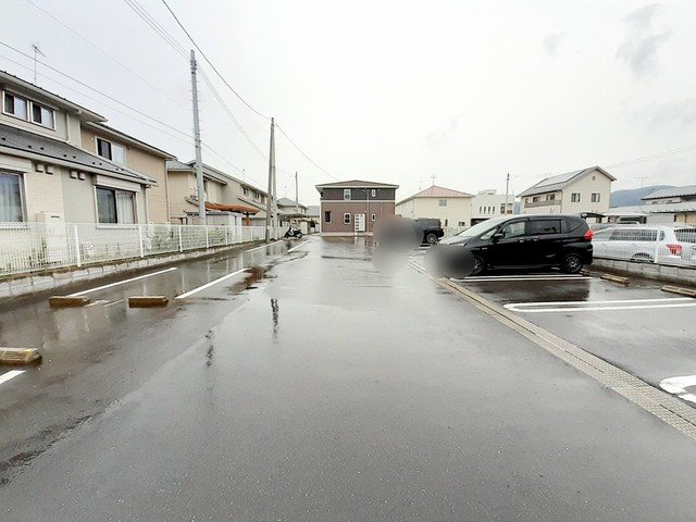 【グラン・スクエアの駐車場】