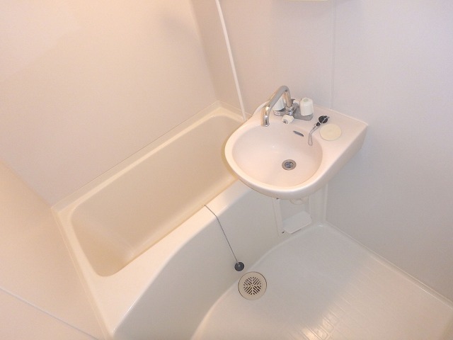 バス・シャワールーム　洗面台付きユニットバス