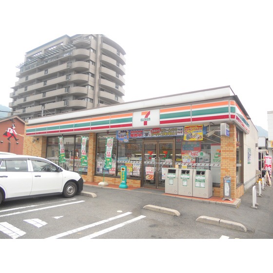 コンビニ　セブンイレブン広島可部バイパス店（コンビニ）まで714m