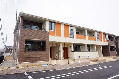 高松市春日町のアパートの建物外観