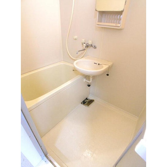 バス・シャワールーム　浴室・洗面台