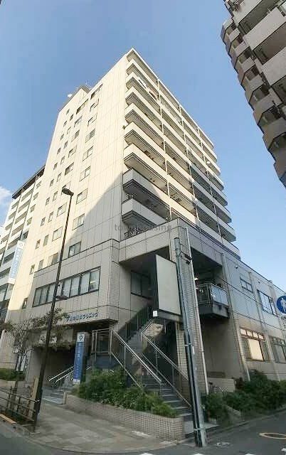 荒川区東尾久のマンションの建物外観