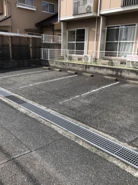 【クレセント倉田の駐車場】