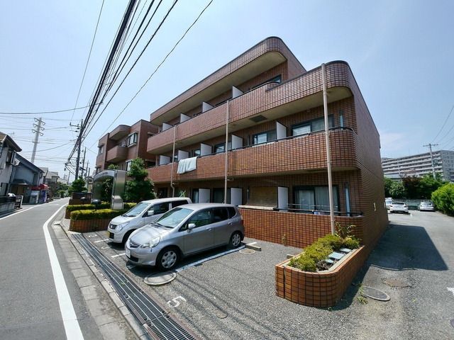 所沢市泉町のマンションの建物外観