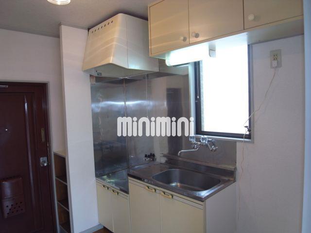 キッチン　窓があって明るいガスコンロ置けます