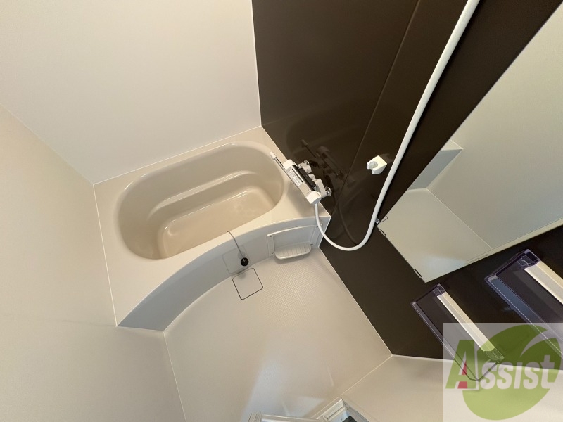 バス・シャワールーム　お風呂になります。一日の疲れを癒してくださいね。