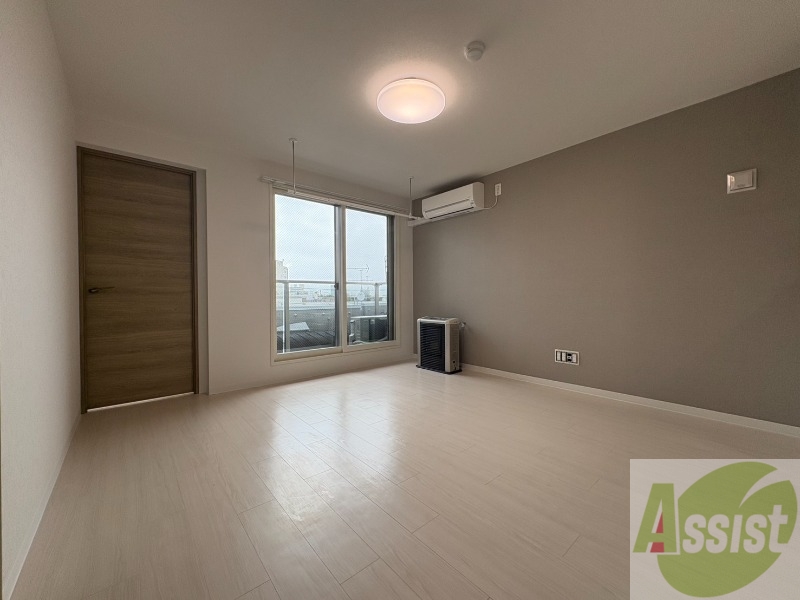 居室・リビング　広々としたリビングですね。使い勝手がよさそうですね！