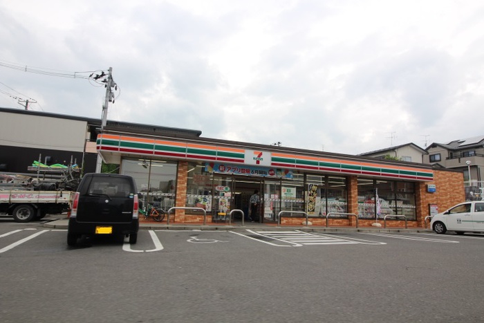 コンビニ　セブンイレブン仙台南光台３丁目店（コンビニ）まで550m