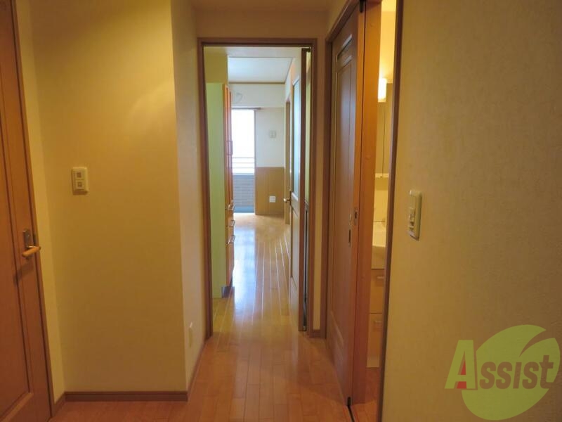 玄関　玄関からの一枚です。奥行きがあり広いです。