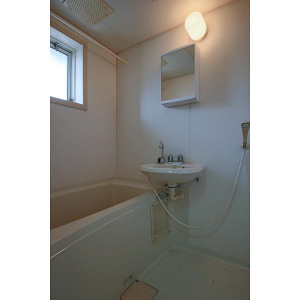 バス・シャワールーム　同じ建物の別のお部屋