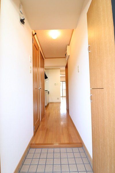 玄関　※代表タイプの写真のため実際と異なる場合がございます