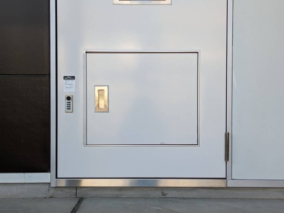 エントランス　宅配ボックス