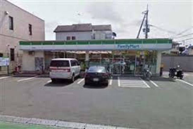 コンビニ　ファミリーマート堺草尾店（コンビニ）まで382m