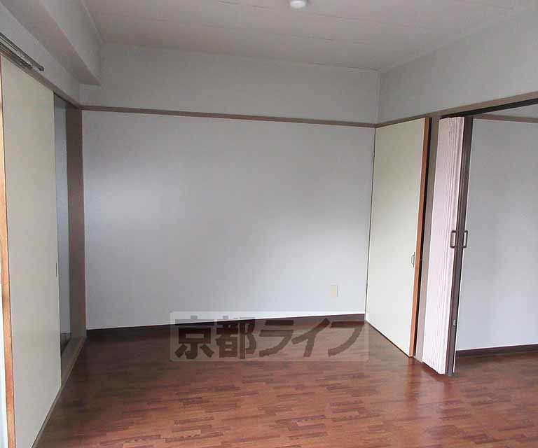 居室・リビング　キレイなフローリングです