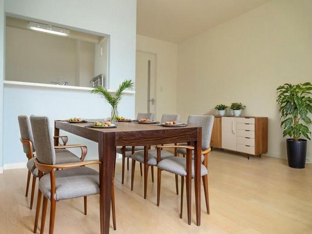 居室・リビング　ＣＧで家具等を配置したもので家具等は含まれません。