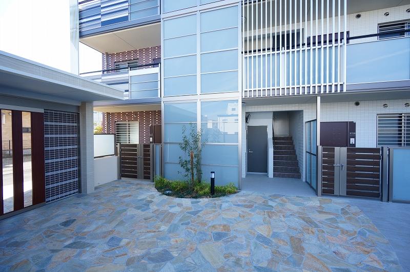 ロビー　建物の内部です