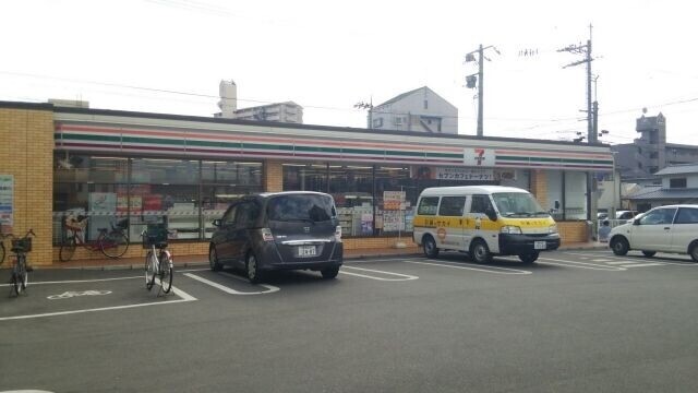 コンビニ　セブンイレブン　倉敷老松3丁目店（コンビニ）まで555m