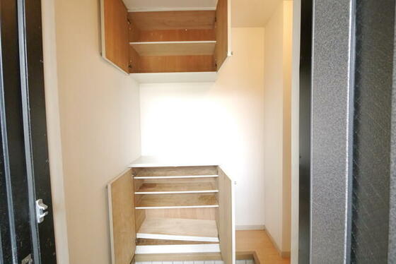 玄関　シューズボックス