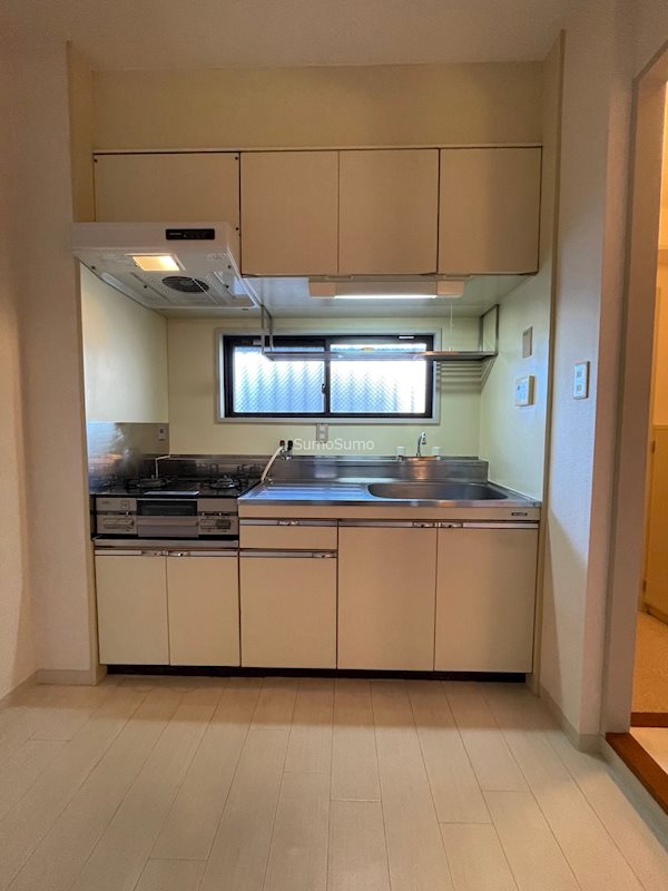 キッチン　コンパクトなキッチンで掃除もラクラク