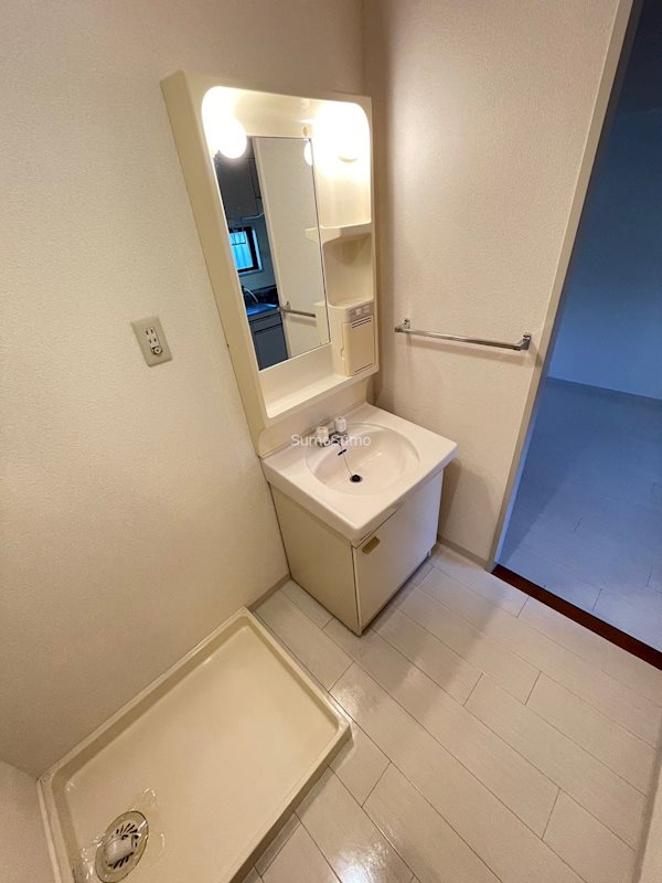 洗面設備　コンパクトで使いやすい洗面所