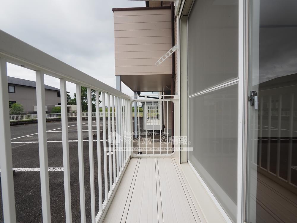 バルコニー　※内観写真はB101号を引用しており、内装が異なる場合がござ