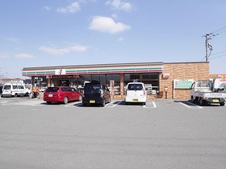 コンビニ　セブンイレブン（コンビニ）まで650m