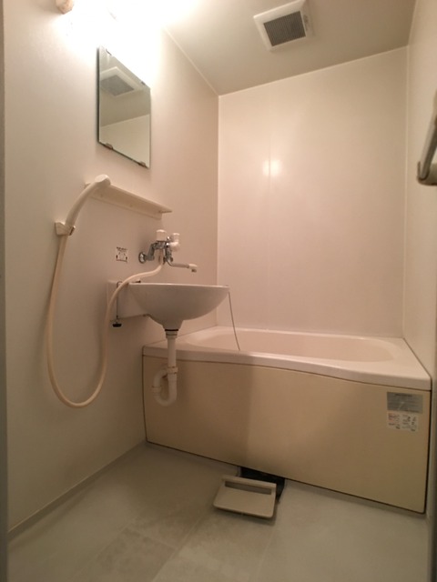 バス・シャワールーム　バストイレ別なので、ゆったり癒しのバスタイムを満喫できます！