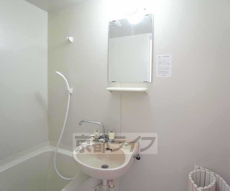 洗面設備　掃除がしやすそうです・