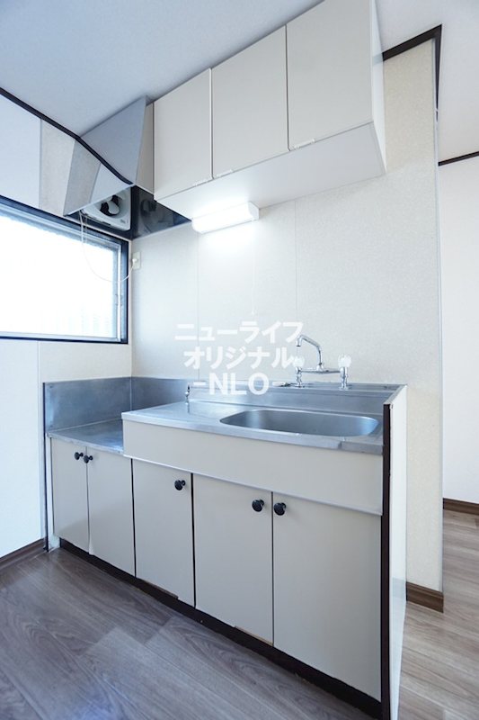 キッチン　上部にも収納があるキッチン☆２口コンロが設置可能です☆