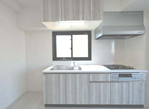 キッチン　★3口コンロ、グリル付きシステムキッチン★