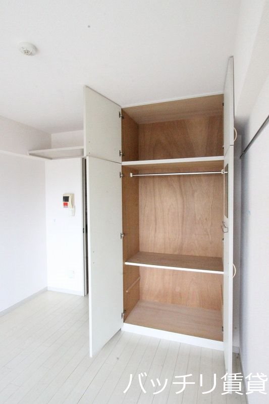 収納　別号室タイプの為、現状を優先致します。