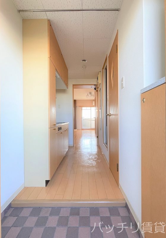 玄関　別号室タイプの為、現状を優先致します。