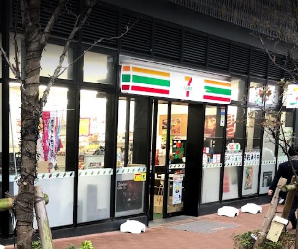 コンビニ　セブンイレブン DayOneタワー柏店（コンビニ）まで146m