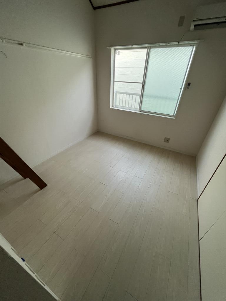 居室・リビング　別号室写真使用