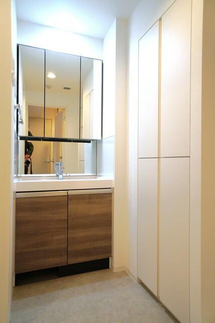 洗面設備　写真は同タイプ住居です。