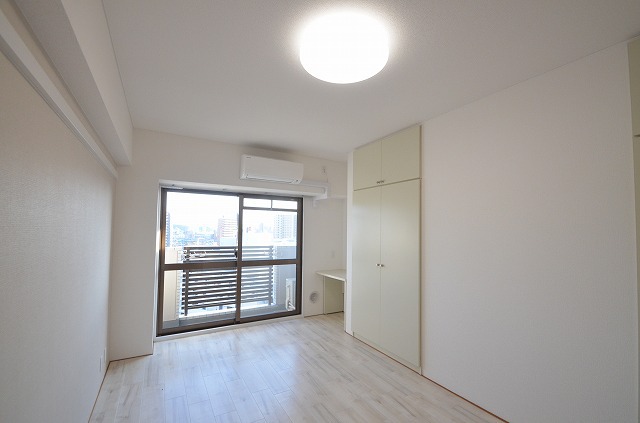 居室・リビング　同物件別号室