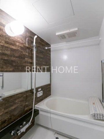 バス・シャワールーム　追い焚き機能付きです