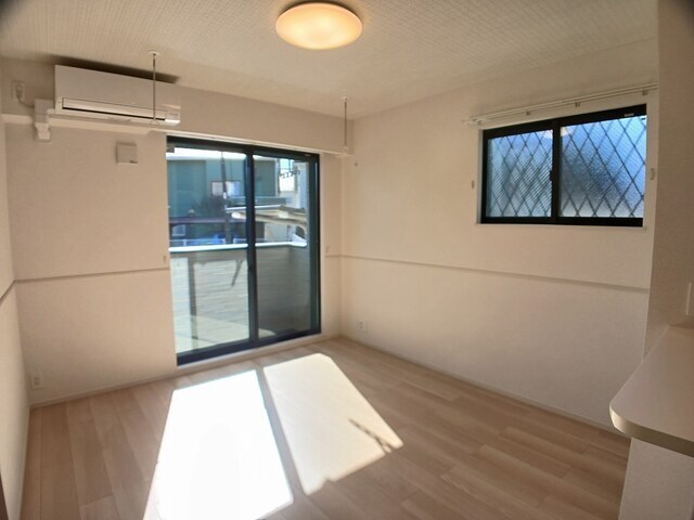 居室・リビング　同一施工会社参考写真です