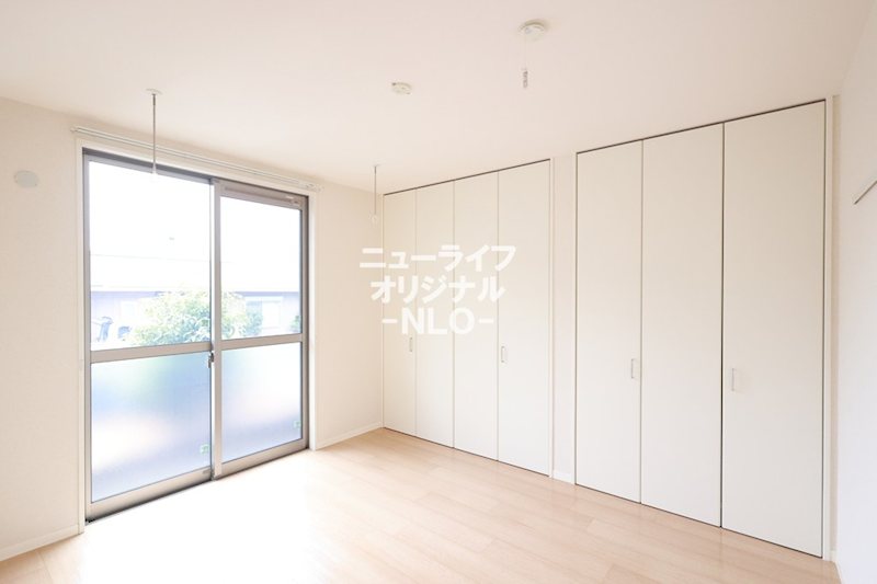 その他部屋・スペース　壁一面の大容量のクローゼットで空間を広く使えます★