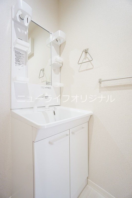 洗面設備　身支度にもシンク周りのお手入れにも役立つ洗髪洗面台★