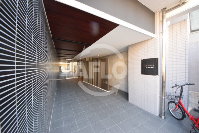 エントランス　ラ・フェスタ真田山　エントランス