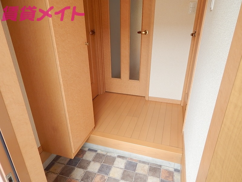 玄関　同物件別室写真