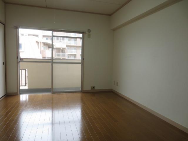 居室・リビング　別号室参考画像