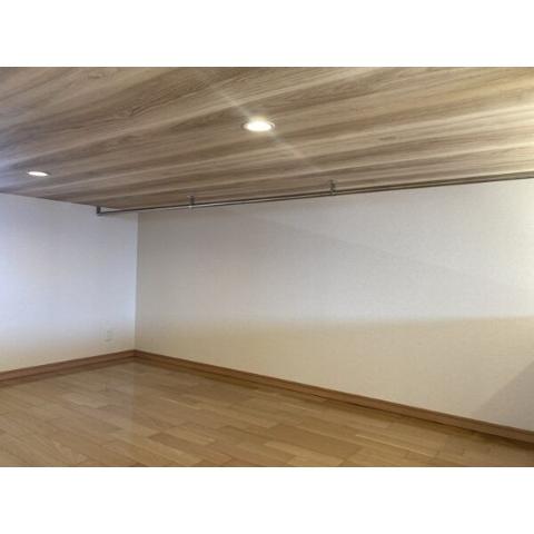 居室・リビング　室内