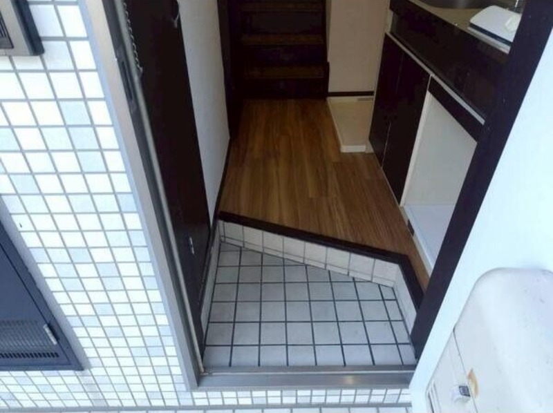 玄関　図面と現状に相違がある場合には現状を優先